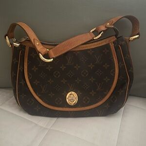 AUTHENTIC! Louis Vuitton TALUM bag GORGEOUS